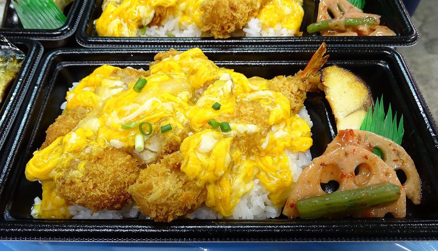 まぐろカツ丼弁当