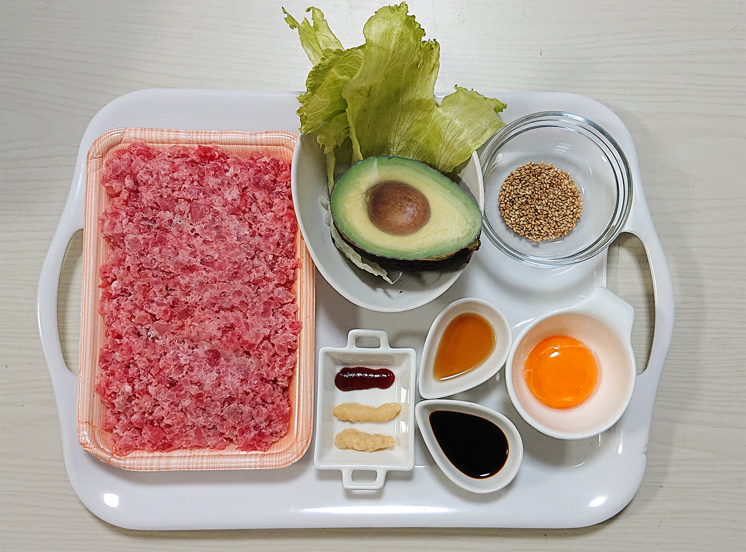 まぐろユッケの材料